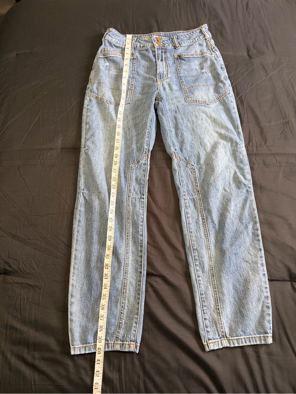 Pilcro medium wash straight leg denim jeans w/cute stitching designs. Size 27. - Picture 3 of 4
